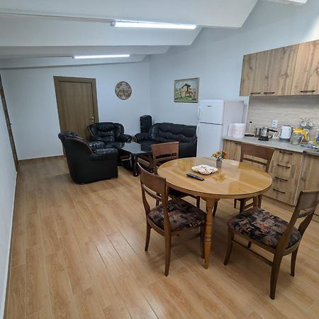 Apartments Victory คาวาตราซิ ภายนอก รูปภาพ